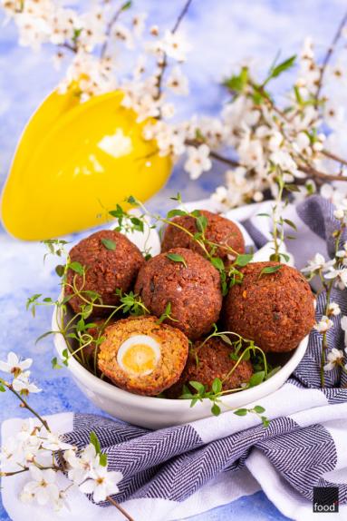 Zdjęcie - Falafel Scotch eggs - wegetariańskie jajka po szkocku z ciecierzycą - Przepisy kulinarne ze zdjęciami