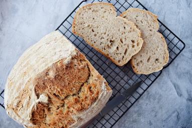Zdjęcie - Dobry chleb na zakwasie - Przepisy kulinarne ze zdjęciami