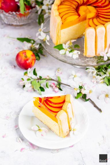 Zdjęcie - Charlotte brzoskwiniowa - lekkie ciasto bez pieczenia - Przepisy kulinarne ze zdjęciami