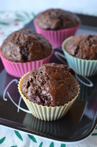 Zdjęcie - Muffinki czekoladowe z malinami - Przepisy kulinarne ze zdjęciami
