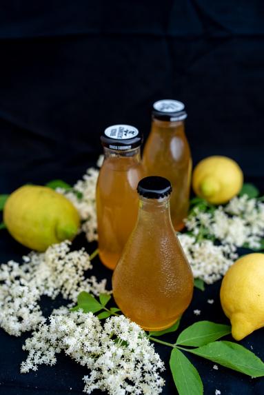 Zdjęcie: Syrop z kwiatu czarnego bzu Zdjęcie - Syrop z kwiatu czarnego bzu - Przepisy kulinarne ze zdjęciami