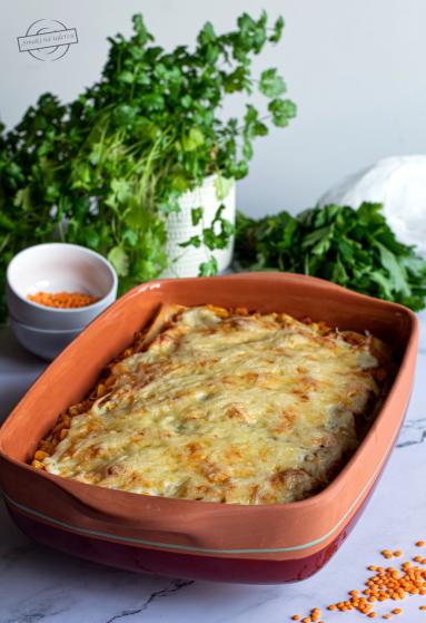 Zdjęcie - Sałatka z makaronem ryżowym - Przepisy kulinarne ze zdjęciami