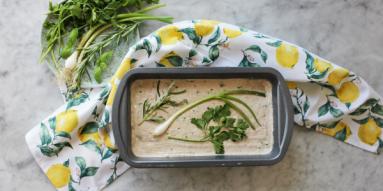 Zdjęcie - Chleb z ziołami na zakwasie - Przepisy kulinarne ze zdjęciami