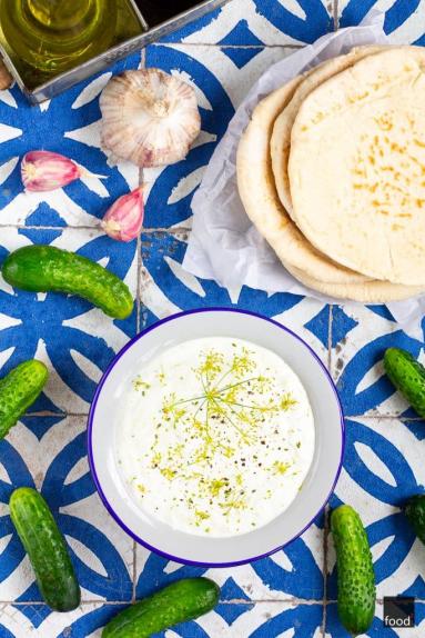Zdjęcie - Sos tzatziki - grecki dip na bazie jogurtu, ogórka i czosnku - Przepisy kulinarne ze zdjęciami