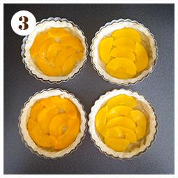 Zdjęcie - Tartaletki serowo-brzoskwiniowe - Przepisy kulinarne ze zdjęciami