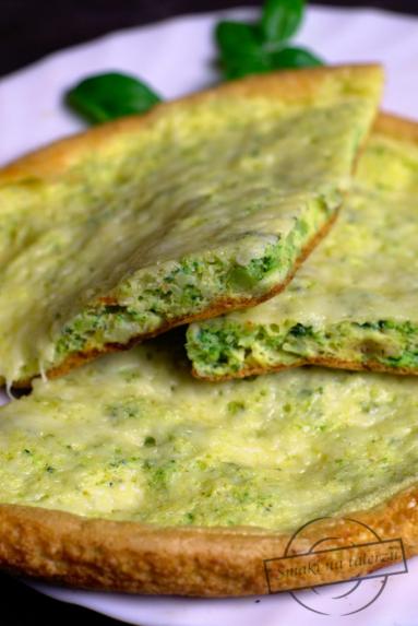 Zdjęcie - Omlet brokułowy - Przepisy kulinarne ze zdjęciami