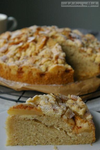 Zdjęcie - Ciasto ucierane z jabłkami i kruszonką - Przepisy kulinarne ze zdjęciami