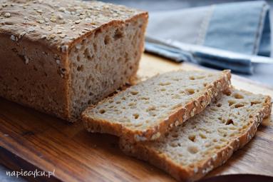 Zdjęcie - Łatwy chleb na drożdżach - Przepisy kulinarne ze zdjęciami