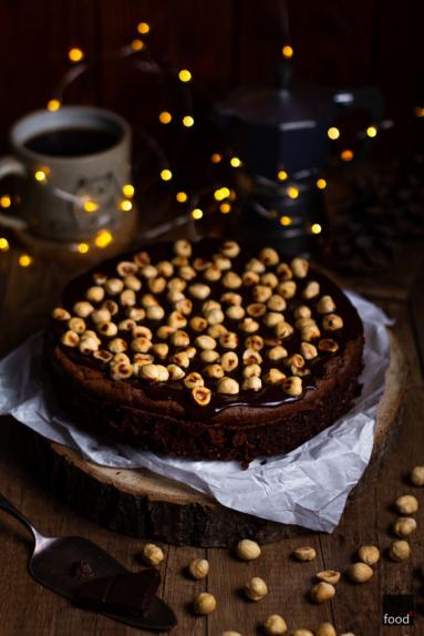 Zdjęcie - Nutella Cake - ciasto czekoladowe z orzechami laskowymi - Przepisy kulinarne ze zdjęciami