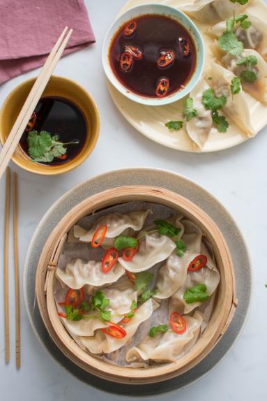Zdjęcie - Pyszne domowe azjatyckie pierożki gyoza - Przepisy kulinarne ze zdjęciami