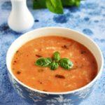 Zdjęcie - Zupa pomidorowa z kluskami lanymi - Przepisy kulinarne ze zdjęciami