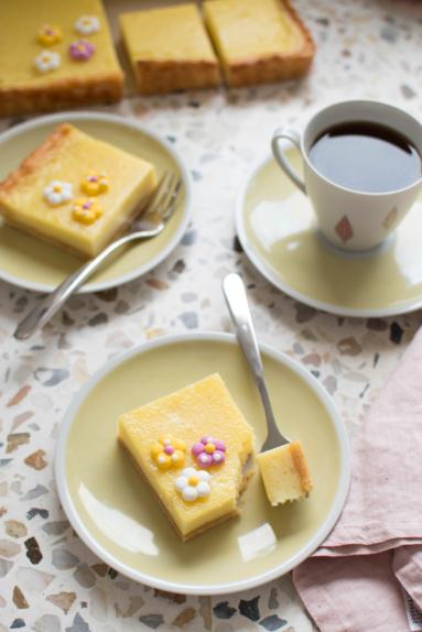 Zdjęcie - Cytrynowa tarta jogurtowa - Przepisy kulinarne ze zdjęciami
