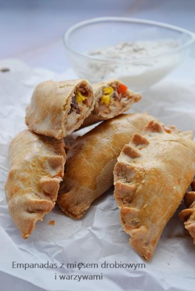 Zdjęcie - Empanadas - pieczone pierożki z farszem - Napiecyku - Przepisy kulinarne ze zdjęciami