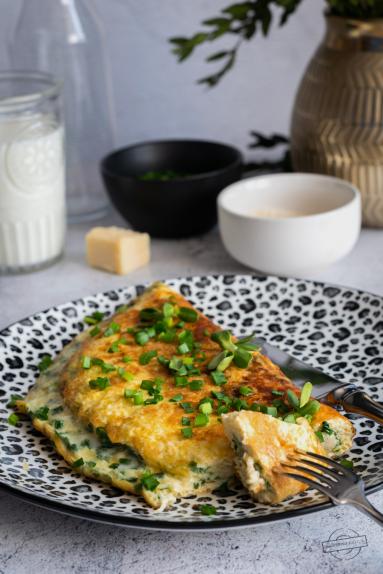 Zdjęcie - Omlet serowo-szpinakowy - Przepisy kulinarne ze zdjęciami