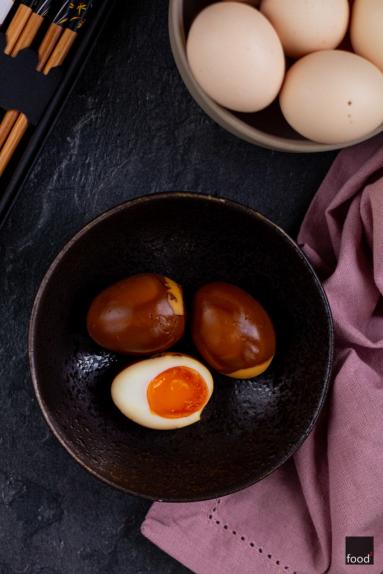 Zdjęcie - Nitamago - marynowane jajka w sosie sojowym do ramenu - Przepisy kulinarne ze zdjęciami