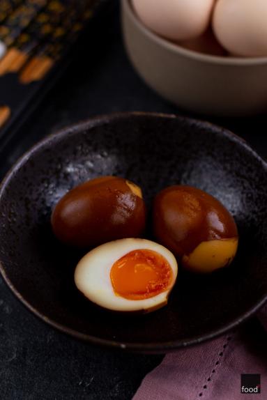 Zdjęcie - Nitamago - marynowane jajka w sosie sojowym do ramenu - Przepisy kulinarne ze zdjęciami