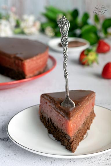 Zdjęcie - Czekoladowy torcik z rabarbarem - Przepisy kulinarne ze zdjęciami