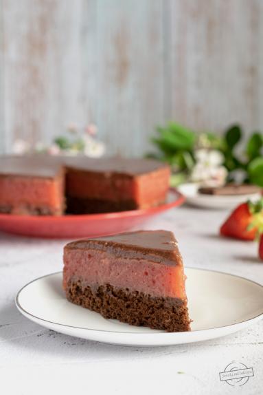 Zdjęcie - Czekoladowy torcik z rabarbarem - Przepisy kulinarne ze zdjęciami