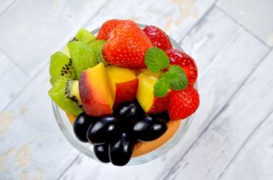 Zdjęcie - Deser z serkiem mascarpone, biszkoptami i owocami - Smakowite Dania - Przepisy kulinarne ze zdjęciami
