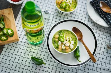 Zdjęcie - Pikantna zupa fasolowa z kurczakiem i chili - Przepisy kulinarne ze zdjęciami