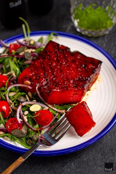 Zdjęcie - Steki z arbuza - idealne na wegańskiego grilla - Przepisy kulinarne ze zdjęciami