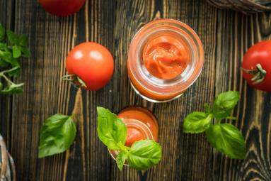 Zdjęcie - Domowy ketchup z ziołami - Przepisy kulinarne ze zdjęciami