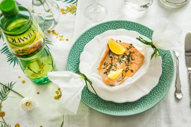 Zdjęcie - Łosoś w papilotach z cytryną i tymiankiem - Przepisy kulinarne ze zdjęciami