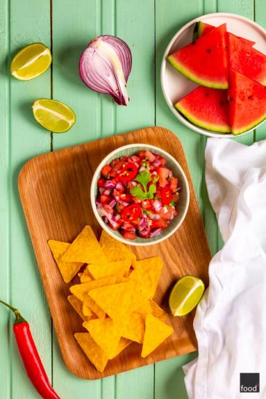Zdjęcie - Pico de gallo z arbuzem - meksykańska salsa do nachosów - Przepisy kulinarne ze zdjęciami