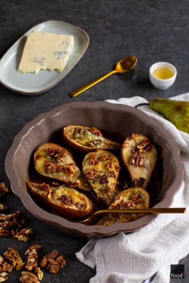 Zdjęcie - Gruszki zapiekane z gorgonzolą, orzechami włoskimi i miodem - Przepisy kulinarne ze zdjęciami