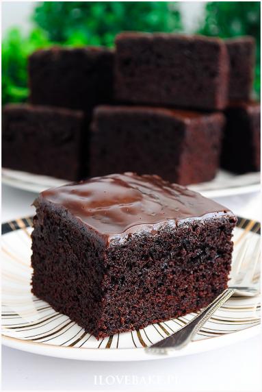 Zdjęcie - Śmietankowe ciasto czekoladowe - Przepisy kulinarne ze zdjęciami
