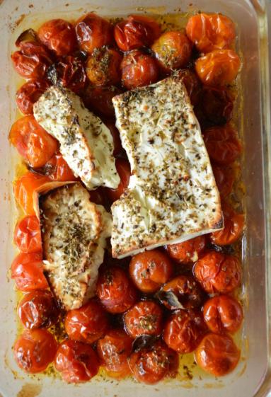 Zdjęcie - Makaron z fetą i pomidorami – hit tik-toka :) - Przepisy kulinarne ze zdjęciami
