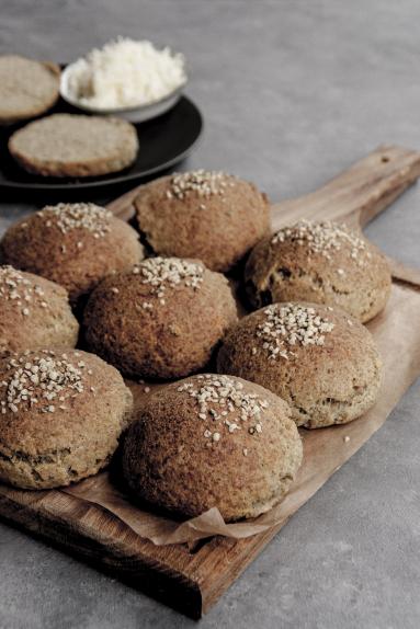 Zdjęcie - Bułki z mąki migdałowej (keto) - Przepisy kulinarne ze zdjęciami
