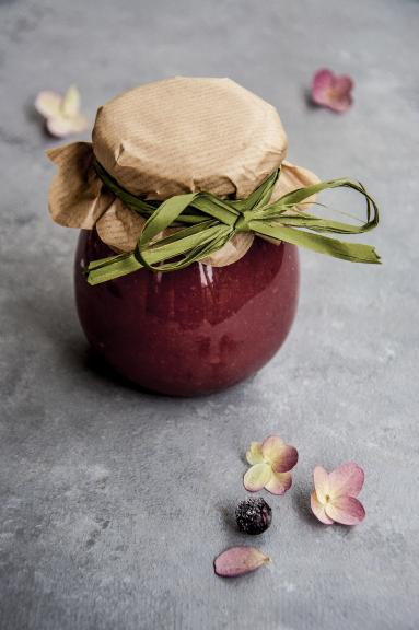 Zdjęcie - Mus z jabłek i dzikiej róży - Przepisy kulinarne ze zdjęciami