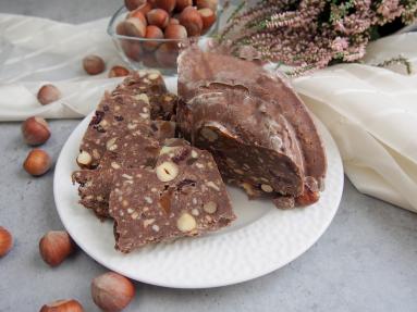 Zdjęcie - Blok czekoladowy z orzechami - Przepisy kulinarne ze zdjęciami