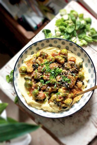 Zdjęcie - Miso puree ziemniaczane z karmelizowaną brukselką - Przepisy kulinarne ze zdjęciami