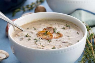 Zdjęcie - Domowa zupa grzybowa - Przepisy kulinarne ze zdjęciami