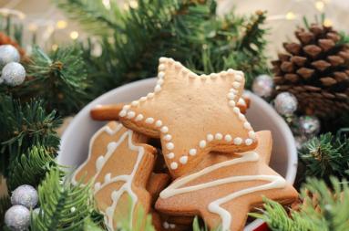 Zdjęcie - Przepis na świąteczne pierniczki - Przepisy kulinarne ze zdjęciami