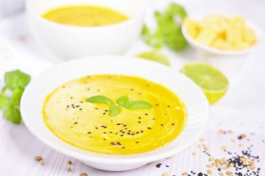 Zdjęcie - Zupa krem z dyni z zieloną soczewicą - Przepisy kulinarne ze zdjęciami