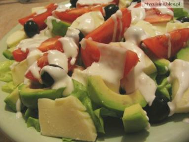 Zdjęcie - Szybka sałatka z avocado i mozzarellą  - Przepisy kulinarne ze zdjęciami