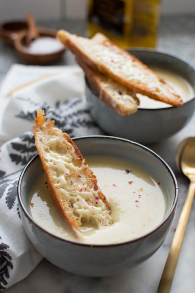Zdjęcie - Kremowa zupa porowa z ziemniakami - Przepisy kulinarne ze zdjęciami