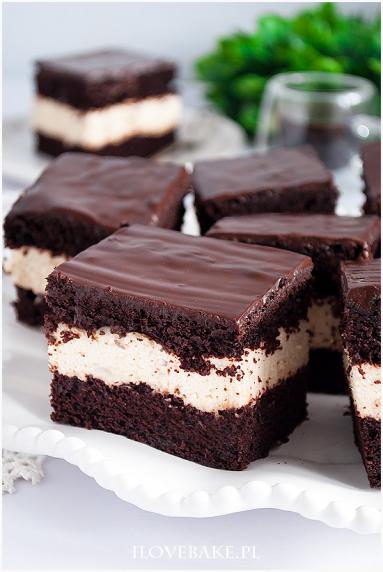 Zdjęcie - Ciasto czekoladowe z kremem orzechowym - Przepisy kulinarne ze zdjęciami