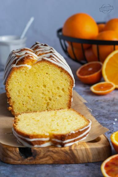 Zdjęcie - Ciasto pomarańczowe - Przepisy kulinarne ze zdjęciami