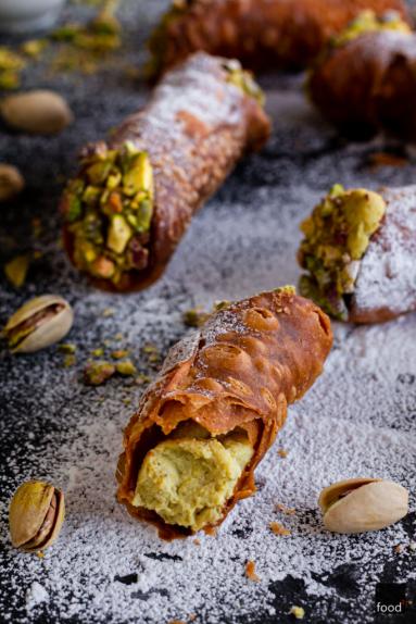 Zdjęcie - Sycylijskie cannoli z pistacjami - Przepisy kulinarne ze zdjęciami