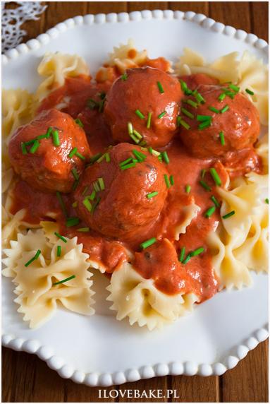 Zdjęcie - Pulpety w sosie pomidorowym z mascarpone - Przepisy kulinarne ze zdjęciami