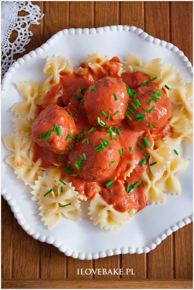 Zdjęcie - Pulpety w sosie pomidorowym z mascarpone - Przepisy kulinarne ze zdjęciami