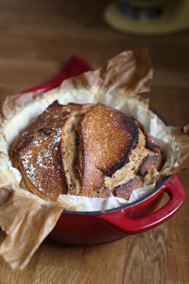 Zdjęcie - Chleb z miso i sezamem - Przepisy kulinarne ze zdjęciami