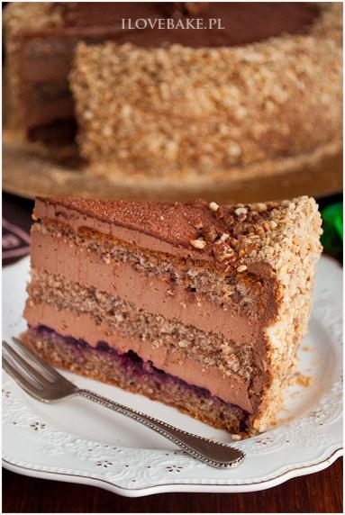 Zdjęcie - Tort orzechowy z kremem czekoladowym - Przepisy kulinarne ze zdjęciami