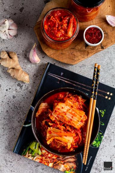 Zdjęcie - Baechu kimchi, czyli kiszona kapusta po koreańsku - Przepisy kulinarne ze zdjęciami