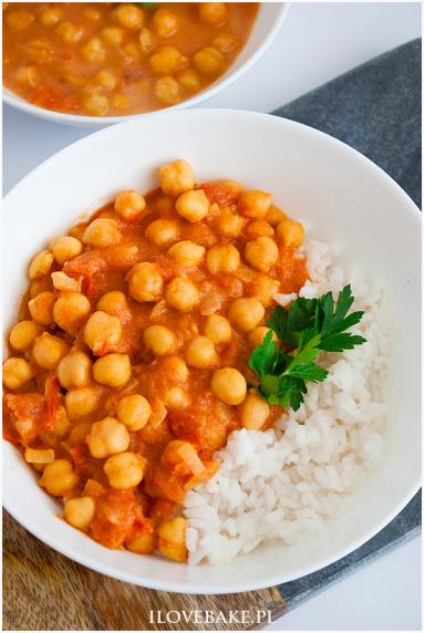 Zdjęcie - Szybkie curry z ciecierzycy - Przepisy kulinarne ze zdjęciami