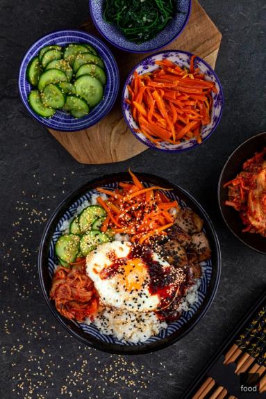 Zdjęcie - Bibimbap – mieszany ryż z warzywami i jajkiem po koreańsku - Przepisy kulinarne ze zdjęciami